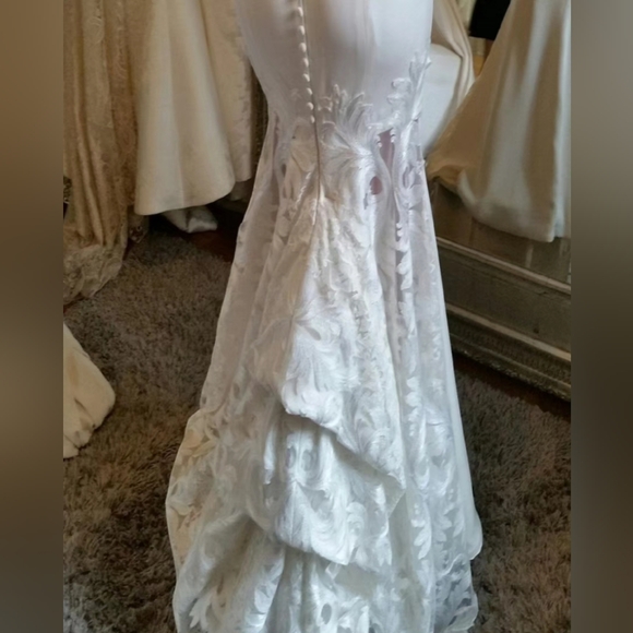 Modern Trousseau Muse by Callie Tein Wedding Gown, Size 4 (10 label) - Picture 2 of 9